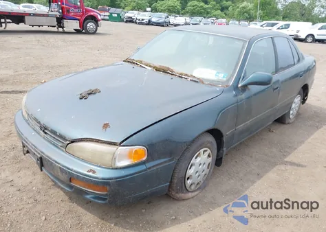 1996 Toyota Camry Dx/Le/Xle z USA, uszkodzony, nr VIN 4T1BG12K4TU724923